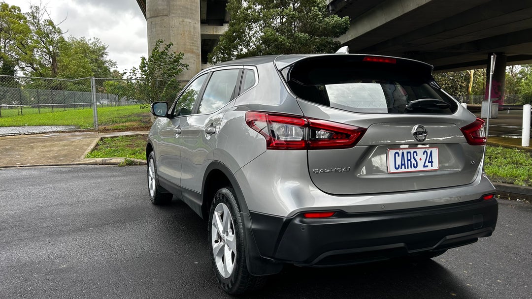 Left Back Diagonal (45- Degree) View