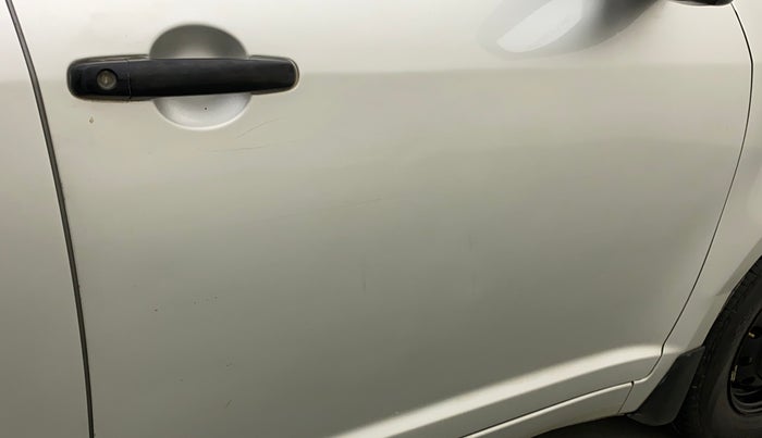2011 Maruti Swift VXI, Petrol, Manual, 47,552 km, Driver-side door - Minor scratches