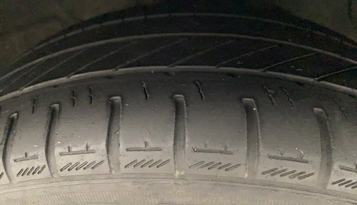 2019 Hyundai Grand i10 SPORTZ 1.2 KAPPA VTVT, Petrol, Manual, 37,218 km, Right Front Tyre Tread