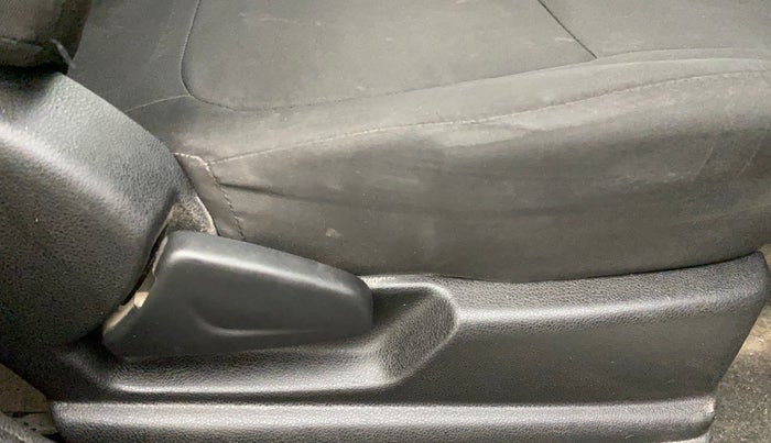 2019 Renault Kwid RXT 1.0 (O), Petrol, Manual, 75,494 km, Driver Side Adjustment Panel