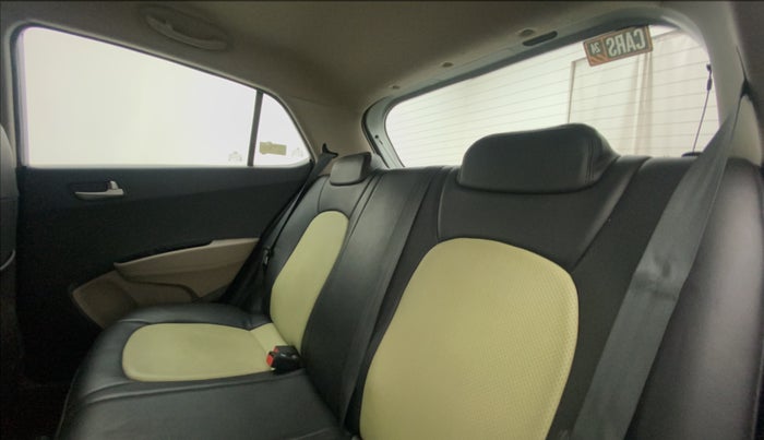 2015 Hyundai Grand i10 SPORTZ 1.2 KAPPA VTVT, Petrol, Manual, 36,285 km, Right Side Rear Door Cabin