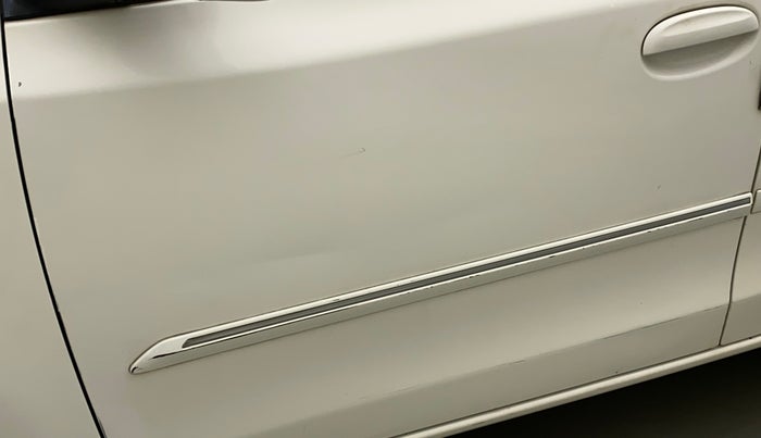 2012 Toyota Etios G, Petrol, Manual, 75,209 km, Front passenger door - Minor scratches