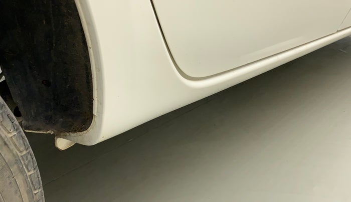 2012 Toyota Etios G, Petrol, Manual, 75,209 km, Right running board - Slightly rusted