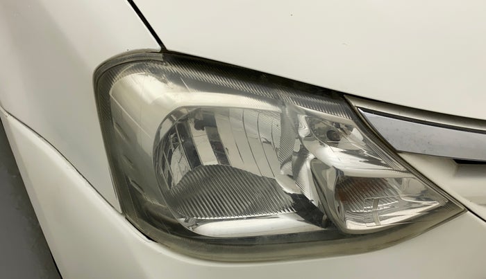 2012 Toyota Etios G, Petrol, Manual, 75,209 km, Right headlight - Minor scratches
