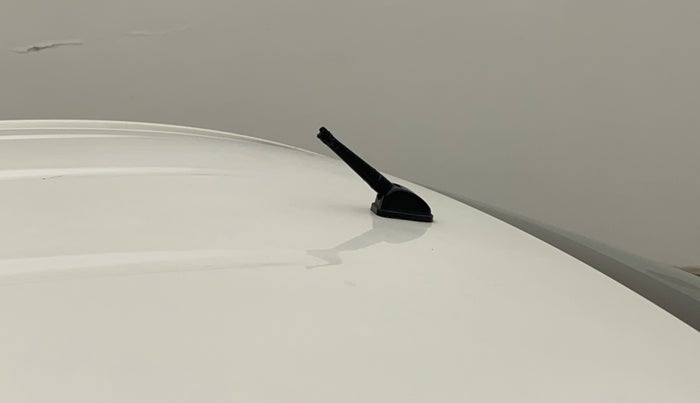 2012 Toyota Etios G, Petrol, Manual, 75,209 km, Roof - Antenna has minor damage