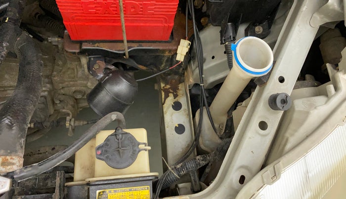 2012 Toyota Etios G, Petrol, Manual, 75,209 km, Front windshield - Wiper bottle cap missing
