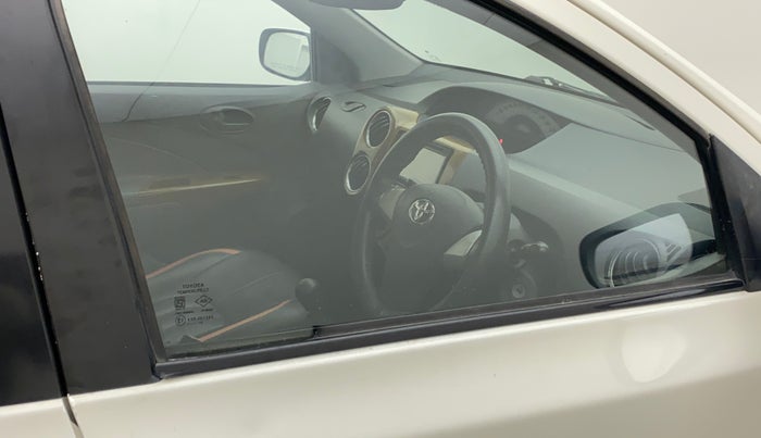 2012 Toyota Etios G, Petrol, Manual, 75,209 km, Driver-side door - Weather strip has minor damage