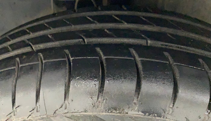 2012 Toyota Etios G, Petrol, Manual, 75,209 km, Left Front Tyre Tread