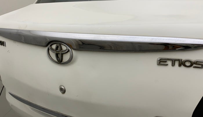 2012 Toyota Etios G, Petrol, Manual, 75,209 km, Dicky (Boot door) - Minor scratches