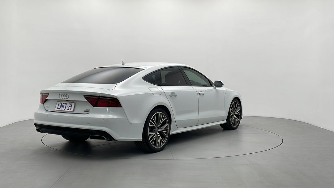 Right Back Diagonal (45- Degree) View