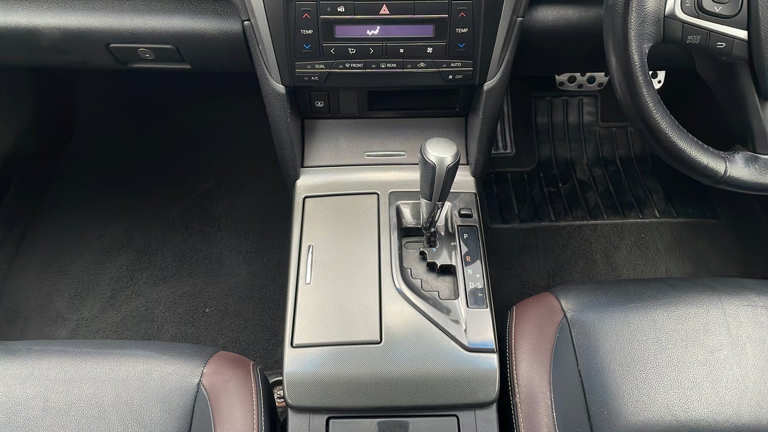 2017 Toyota Aurion Sportivo, Automatic, 46563 km, Gear Lever 