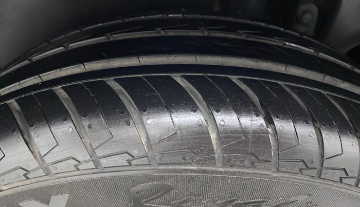 2018 Maruti Ertiga VDI SHVS LIMITED EDITION, Diesel, Manual, 71,601 km, Left Rear Tyre Tread
