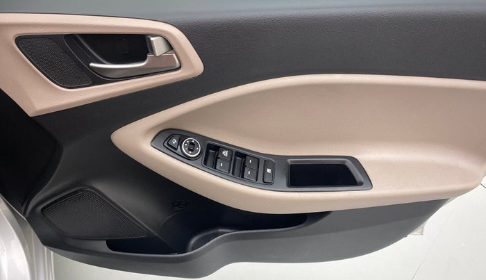 2017 Hyundai Elite i20 ASTA 1.2, Petrol, Manual, 75,615 km, Driver Side Door Panels Control