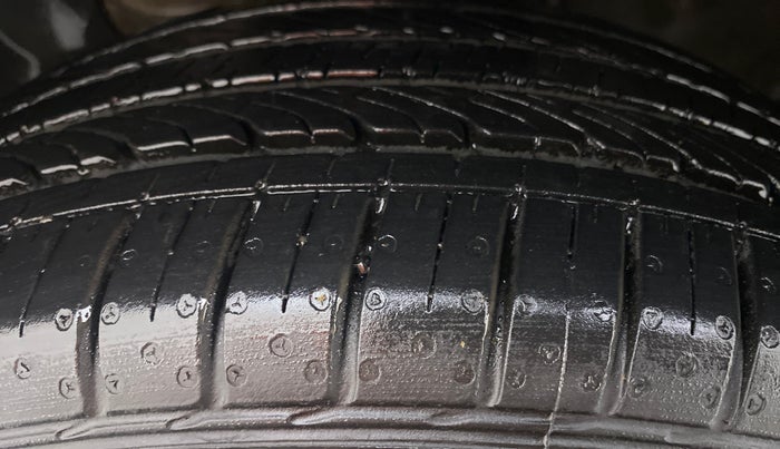2017 Hyundai Elite i20 ASTA 1.2, Petrol, Manual, 75,615 km, Left Front Tyre Tread
