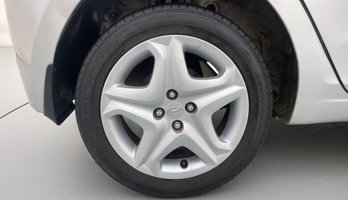 2017 Hyundai Elite i20 ASTA 1.2, Petrol, Manual, 75,615 km, Right Rear Wheel