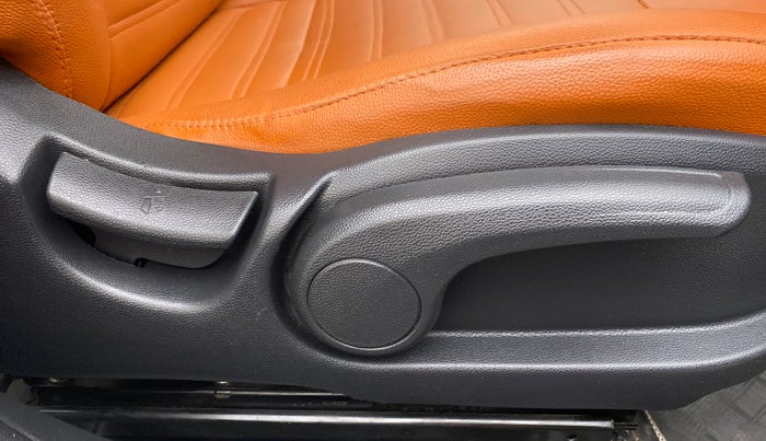2017 Hyundai Elite i20 ASTA 1.2, Petrol, Manual, 75,615 km, Driver Side Adjustment Panel