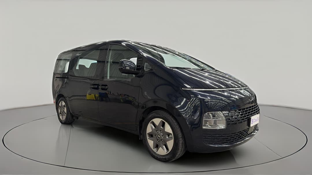 2022 Hyundai Staria Staria, Automatic, 90935 km, Right Front Diagonal (45- Degree) View