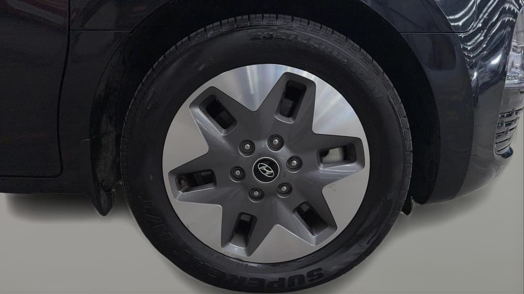 2022 Hyundai Staria Staria, Automatic, 90935 km, Right Front Wheel