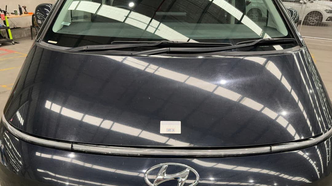 2022 Hyundai Staria Staria, Automatic, 90935 km, Bonnet Chip