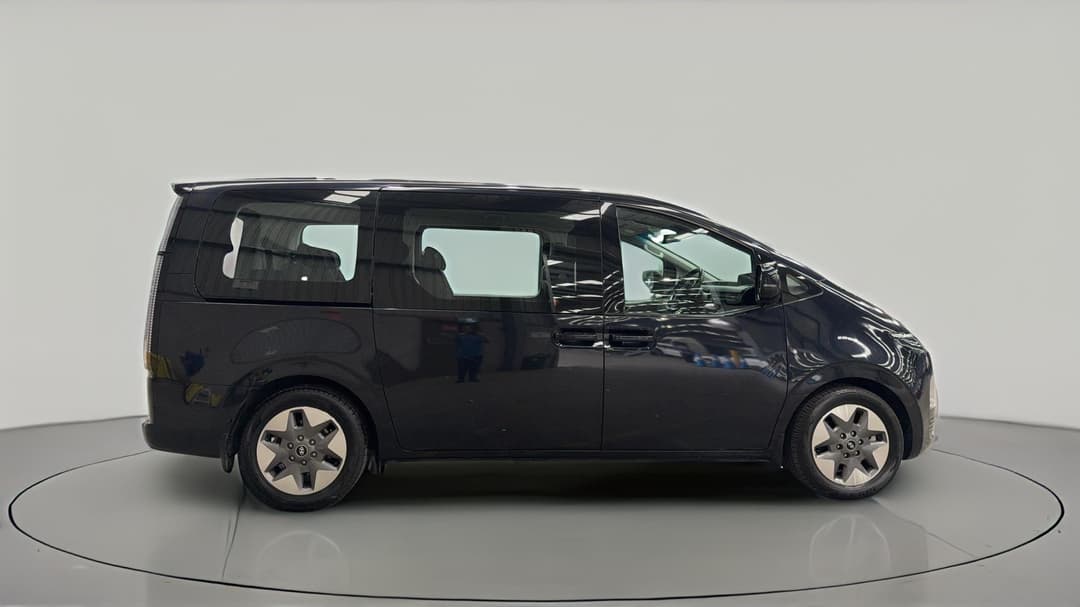 2022 Hyundai Staria Staria, Automatic, 90935 km, Right Side View