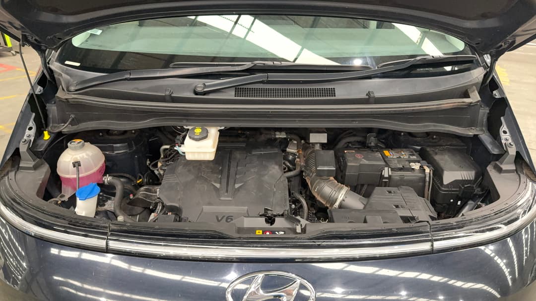 2022 Hyundai Staria Staria, Automatic, 90935 km, Open Bonnet (Engine)