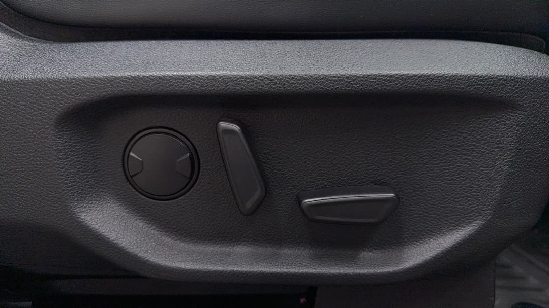 2023 Ford Ranger Platinum 3.0 (4x4), Automatic, 44932 km, Drivers Side Adjustment Panel