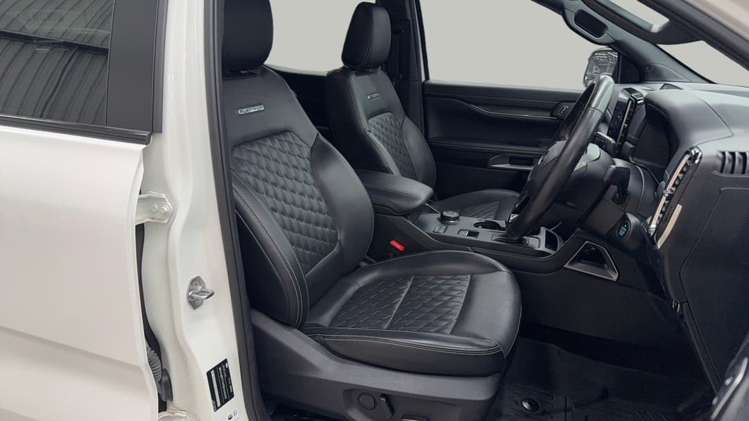 2023 Ford Ranger Platinum 3.0 (4x4), Automatic, 44932 km, Right Side Front Door Cabin View