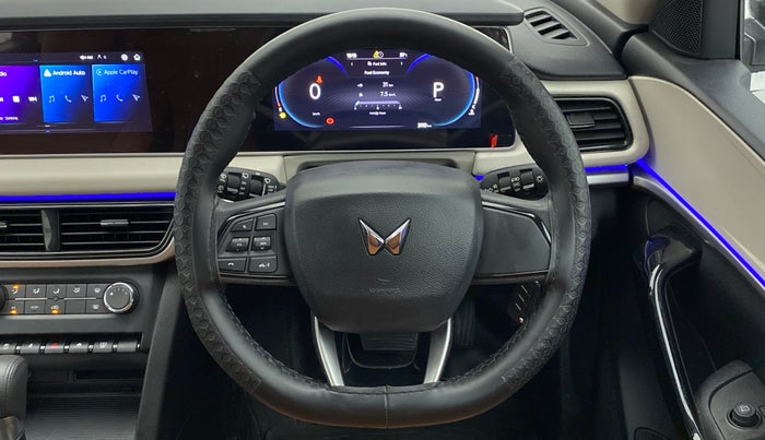 2022 Mahindra XUV700 AX 5 P AT 5 STR, Petrol, Automatic, 3,345 km, Steering Wheel Close Up
