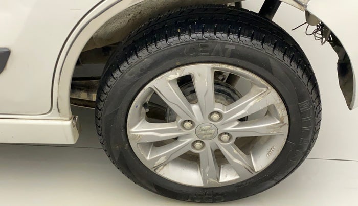 2013 Maruti Wagon R Stingray VXI, Petrol, Manual, 54,420 km, Left rear tyre - Minor scratches