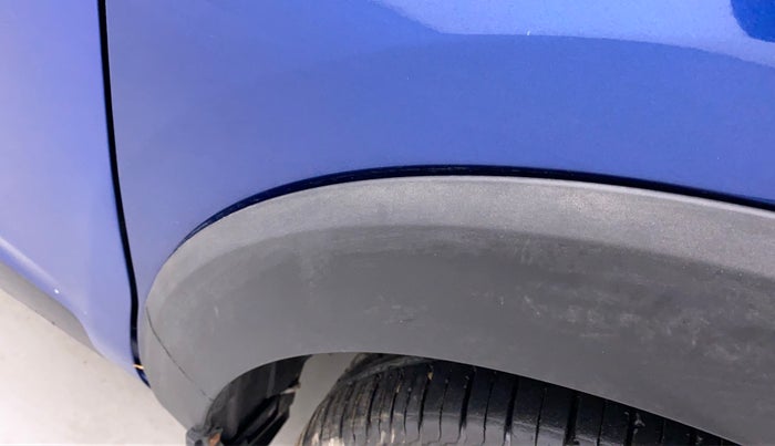 2020 Renault TRIBER RXZ AT, Petrol, Automatic, 8,756 km, Right fender - Cladding has minor damage