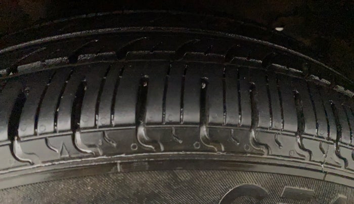 2016 Maruti Celerio VXI, Petrol, Manual, 56,155 km, Left Front Tyre Tread
