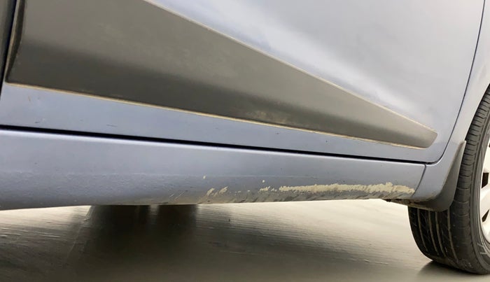 2015 Hyundai Xcent S (O) 1.2, Petrol, Manual, 88,350 km, Right running board - Paint has minor damage