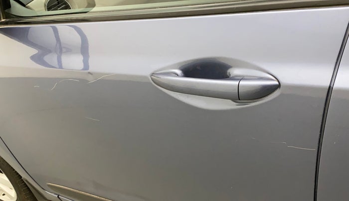 2015 Hyundai Xcent S (O) 1.2, Petrol, Manual, 88,350 km, Front passenger door - Minor scratches