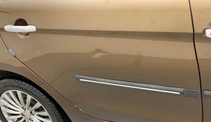 2016 Maruti Ciaz ZXI+ AT, Petrol, Automatic, 84,195 km, Right rear door - Minor scratches