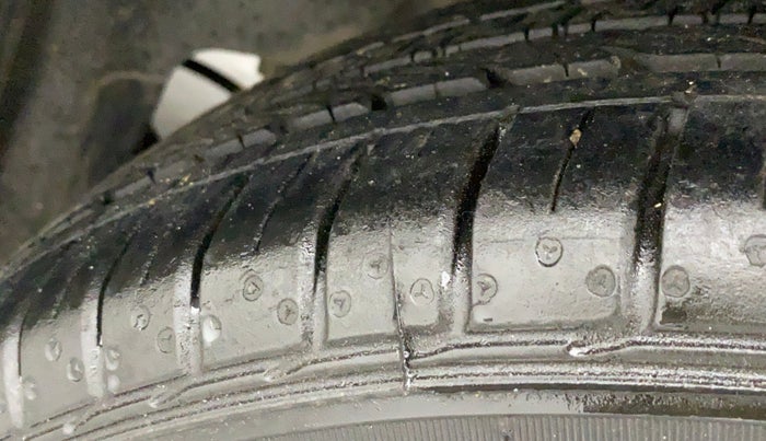 2016 Maruti Ciaz ZXI+ AT, Petrol, Automatic, 84,195 km, Left Rear Tyre Tread