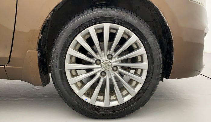 2016 Maruti Ciaz ZXI+ AT, Petrol, Automatic, 84,195 km, Right Front Wheel