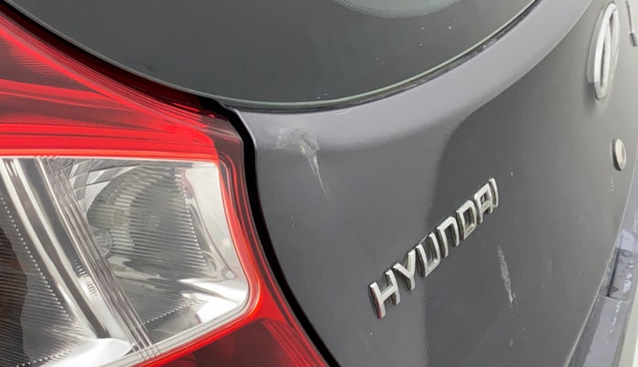 2015 Hyundai Eon ERA PLUS, Petrol, Manual, 27,032 km, Dicky (Boot door) - Slightly dented