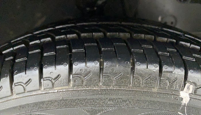 2015 Hyundai Eon ERA PLUS, Petrol, Manual, 27,032 km, Right Front Tyre Tread