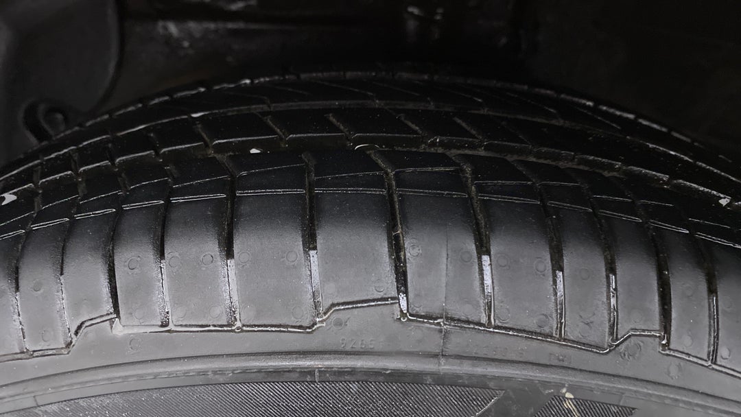 Left Front Tyre Tread