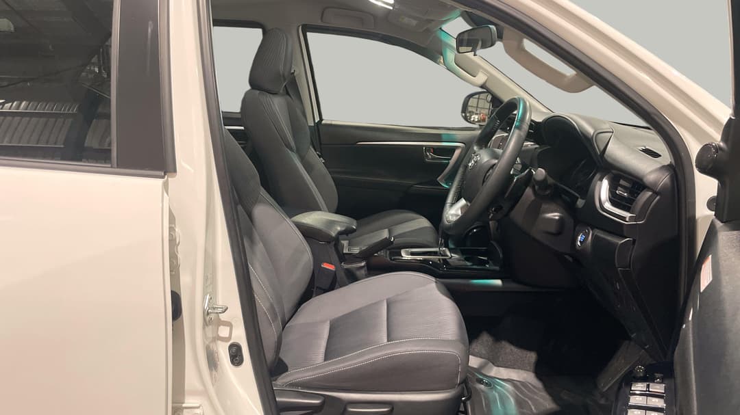 2022 Toyota Fortuner Gxl, Automatic, 48935 km, Right Side Front Door Cabin View