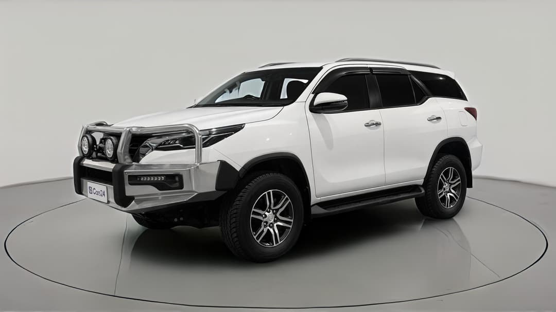 2022 Toyota Fortuner Gxl, Automatic, 48935 km, Left Front Diagonal (45- Degree) View