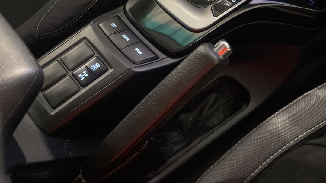 2022 Toyota Fortuner Gxl, Automatic, 48935 km, Handbrake