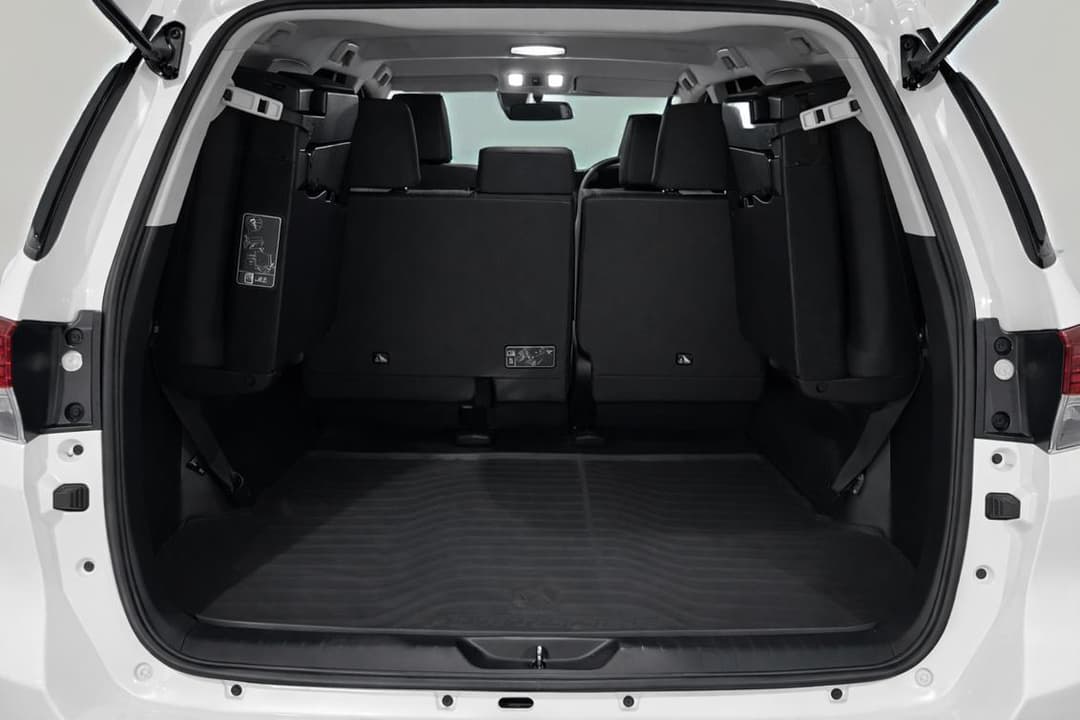 2022 Toyota Fortuner Gxl, Automatic, 48935 km, Boot Inside View
