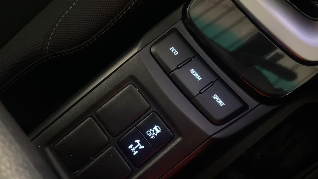 2022 Toyota Fortuner Gxl, Automatic, 48935 km, Utility Switches/Buttons