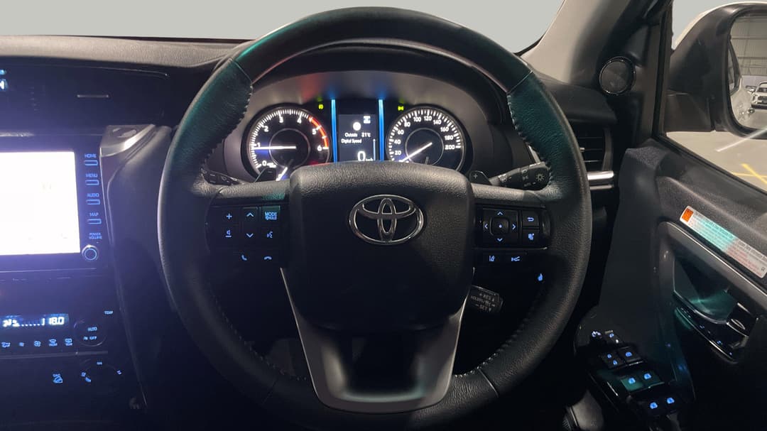 2022 Toyota Fortuner Gxl, Automatic, 48935 km, Steering Wheel Close-up