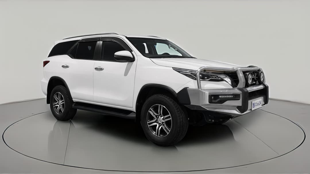 2022 Toyota Fortuner Gxl, Automatic, 48935 km, Right Front Diagonal (45- Degree) View