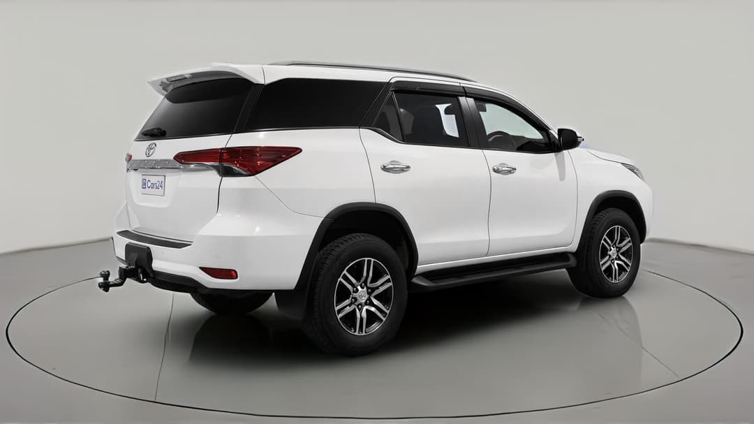 2022 Toyota Fortuner Gxl, Automatic, 48935 km, Right Back Diagonal (45- Degree) View