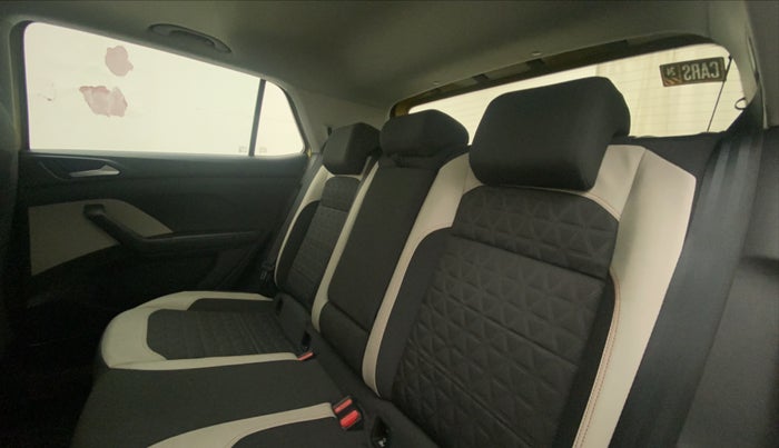 2022 Volkswagen TAIGUN GT PLUS 1.5 TSI DSG, Petrol, Automatic, 31,121 km, Right Side Rear Door Cabin