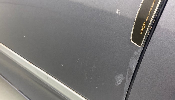 2018 Hyundai Eon ERA +, Petrol, Manual, 86,142 km, Front passenger door - Minor scratches