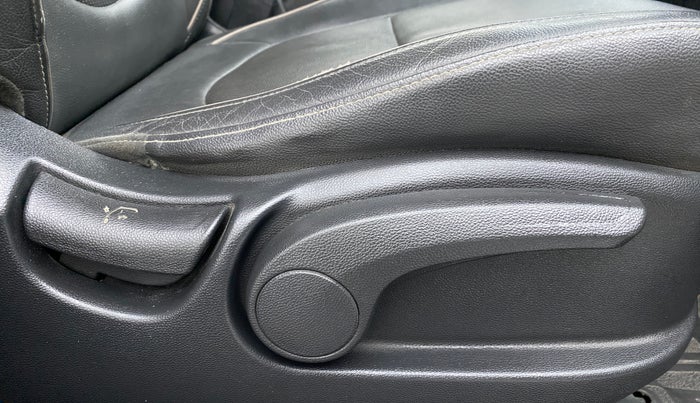 2015 Hyundai Creta 1.6 SX (O) CRDI, Diesel, Manual, 1,50,753 km, Driver Side Adjustment Panel